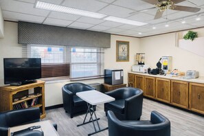 Free daily continental breakfast