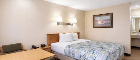 Full Bed Accessible Non-Smoking | Escrivaninha, Wi-Fi de cortesia, roupa de cama