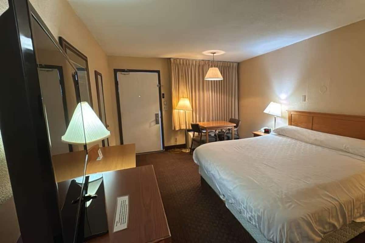 Room, 1 King Bed, Accessible, Non Smoking