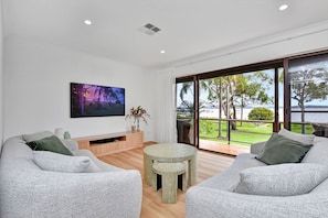 Unclassified image, 5 of 31, button - Luna at Corlette Beach House with views (Corlette)