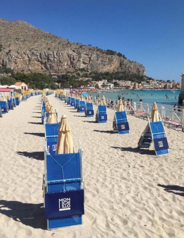 Beach - MEDEA MONDELLO HOLIDAY (Palermo)