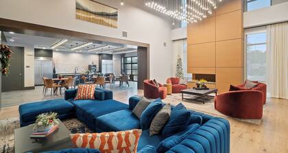 Luxurious 1BR Alongside DT & Domain With Pool, Gym and Free Parking