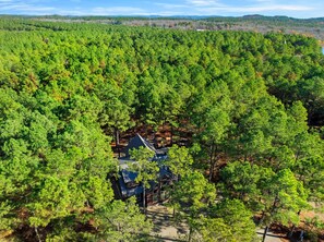 Exterior - Luxurious cabin in central location for 14 guests (Broken Bow)