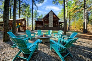 Property grounds - Luxurious cabin in central location for 14 guests (Broken Bow)