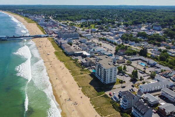 Beach nearby - 40B. Generous One-Bedroom+ unit with Ocean Views! (Old Orchard Beach)