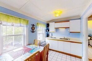 Fridge, microwave, stovetop, coffee/tea maker - 40B. Generous One-Bedroom+ unit with Ocean Views! (Old Orchard Beach)