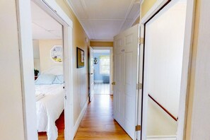 2 bedrooms, iron/ironing board, travel cot, WiFi