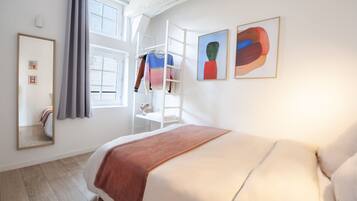 1 slaapkamer, een bureau, een strijkplank/strijkijzer, gratis wifi