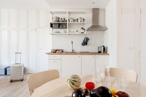 雪櫃、微波爐、爐具、咖啡機/沖茶器