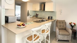 Micro-ondes, four, plaque de cuisson, lave-vaisselle