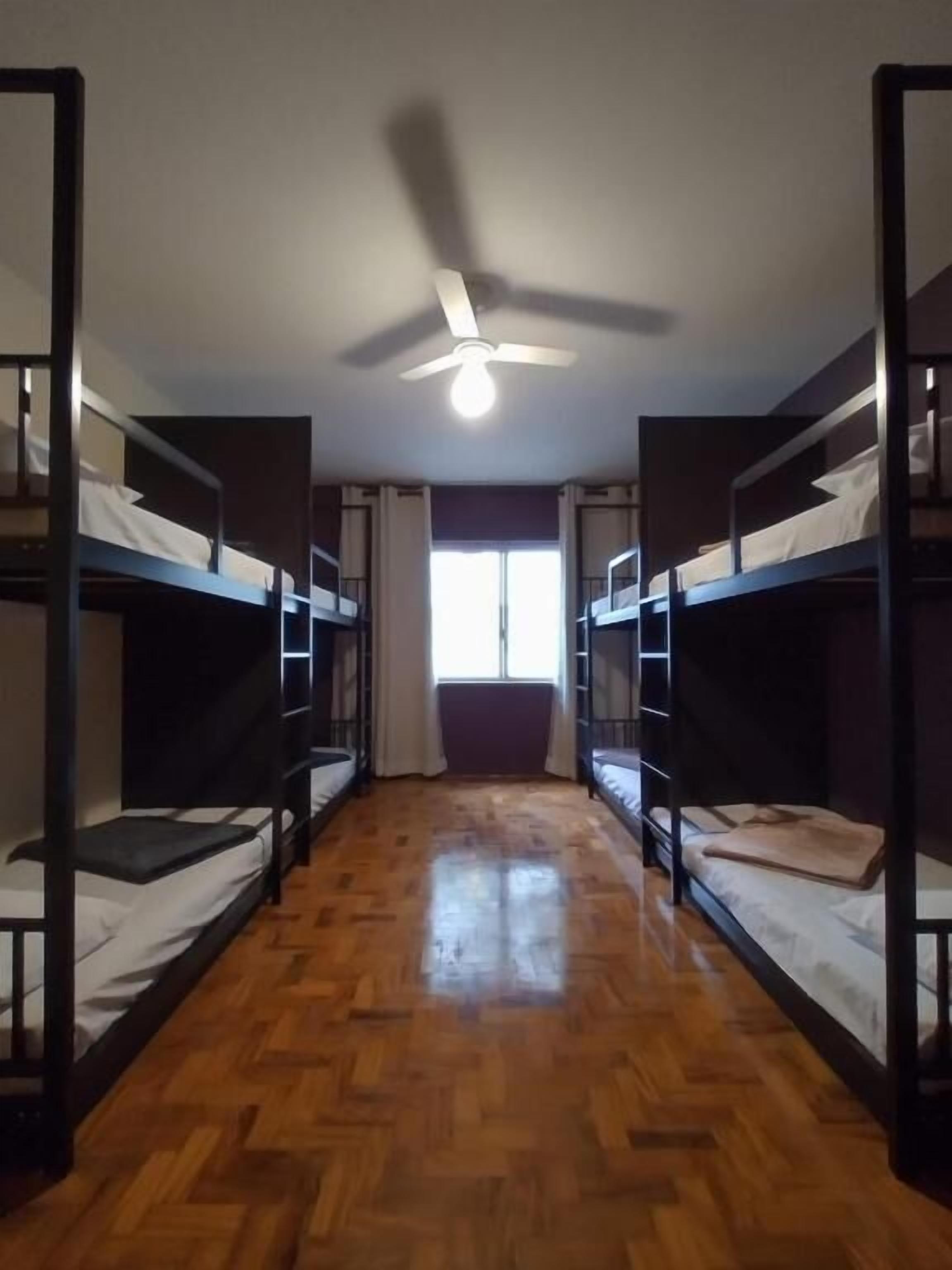 Tabla de planchar con plancha y wifi gratis 