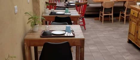 Free daily self-serve breakfast