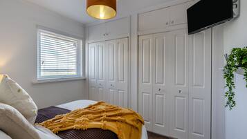 2 bedrooms, free WiFi, bed sheets