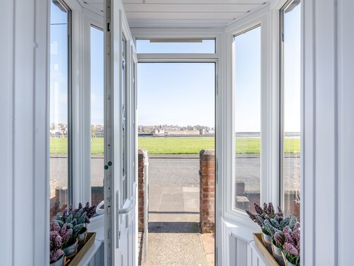 2 bedroom accommodation in Berwick Upon Tweed