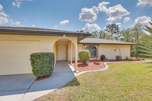 Exterior - Saltwater Pool & Lanai: Lehigh Acres Escape! (Lehigh Acres)
