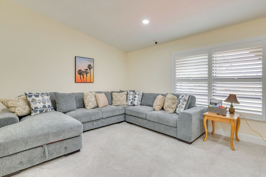 Saltwater Pool & Lanai: Lehigh Acres Escape! - Lehigh Acres