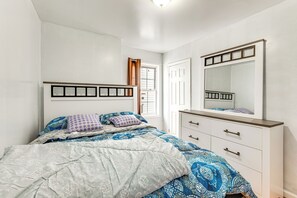 3 bedrooms, internet, bed sheets