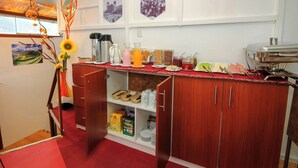 Free daily buffet breakfast  - QORI SISA HOSTAL (Cusco)