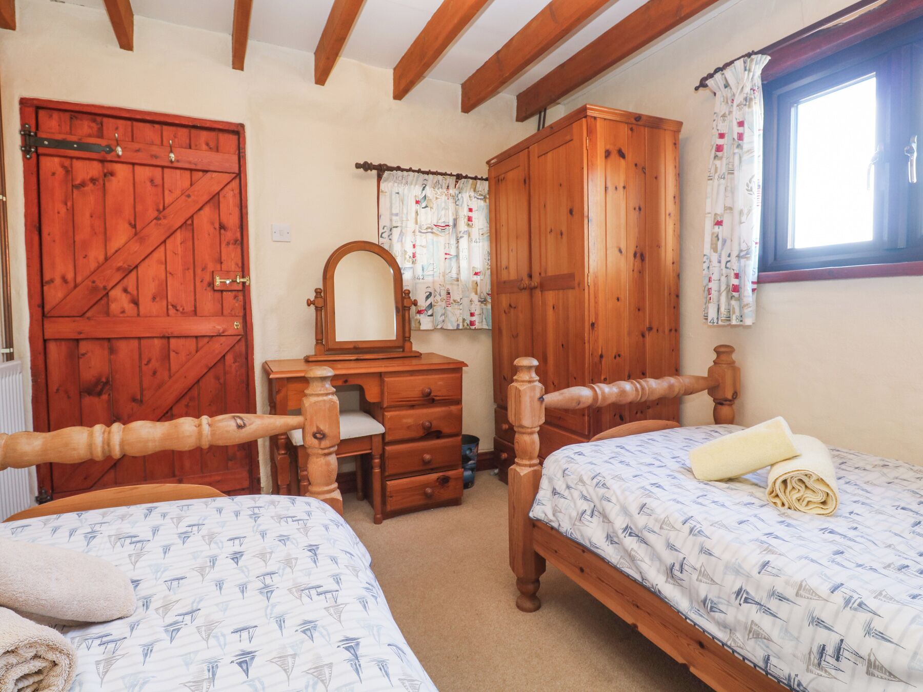 3 bedrooms, individually decorated, individually furnished, free WiFi