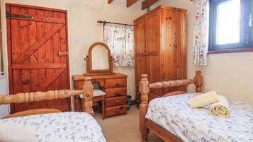 3 bedrooms, individually decorated, individually furnished, free WiFi