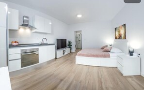 4 chambres, fer et planche à repasser, Wi-Fi, draps fournis