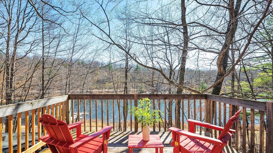 Pirate-themed Lakefront Home w/ Kayaks, Game Room, Views & Hidden Treasure Hunt
