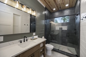 Shower, towels - Panoramic Views + Hot Tub + Pickleball + Outdoor Living (Broken Bow)