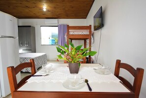Apartment, Garden View | Private kitchen - Residencial Maricota (Florianopolis)