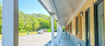 OYO Hotel Jonesboro Near Atlanta Airport