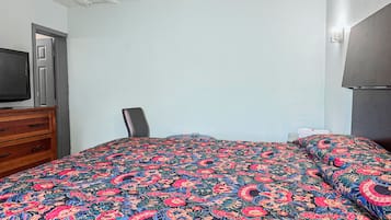 Habitación, 1 cama King size, para fumadores | Tabla de planchar con plancha, wifi gratis y ropa de cama