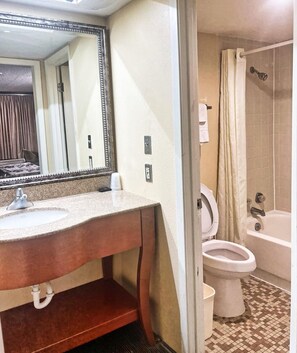 Produtos de toalete grátis, secador de cabelo (mediante solicitação)