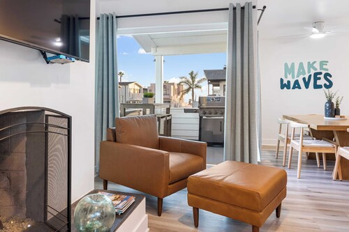 Steps From the Sand/boardwalk Outdoor Dining, Parking, and Patio in Newport