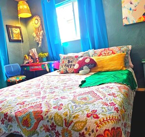 3 bedrooms, desk, iron/ironing board, travel cot