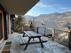 Outdoor dining - Charming chalet in Vallouise (Vallouise-Pelvoux)
