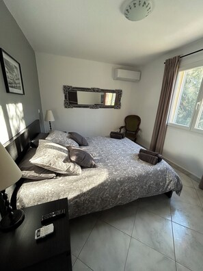 2 Schlafzimmer, Schreibtisch, Bügeleisen/Bügelbrett, kostenloses WLAN