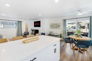 Hús (3 Bedrooms) | Að innan