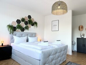 2 bedrooms, iron/ironing board, travel cot, WiFi