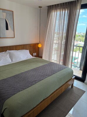 1 bedroom, iron/ironing board, free WiFi, bed sheets - NEW - Beautiful Property, 1 Bed Apt. Full Amenities- Walk To Beach & Attractions (Playa del Carmen)