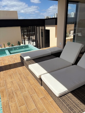 Terrace/patio - NEW - Beautiful Property, 1 Bed Apt. Full Amenities- Walk To Beach & Attractions (Playa del Carmen)