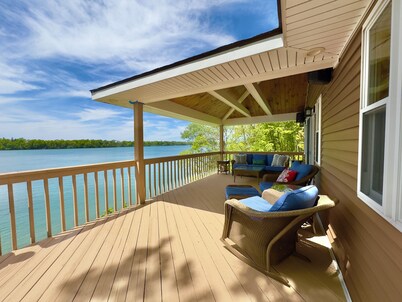 Escape to a Cozy Cabin on the River – Relax & Unwind!