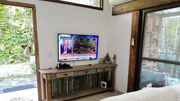 2 bedrooms, desk, free WiFi, bed sheets