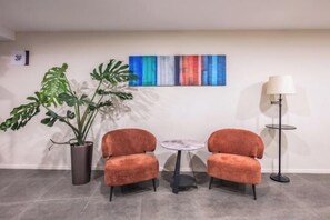 Meeting facility - Home Inn Hotels Management Co., LtdRongchang East Street Metro Station, Zhongji Subaru Store) (Beijing)