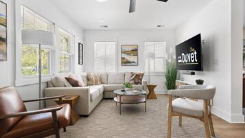 Een televisie en een kantoor