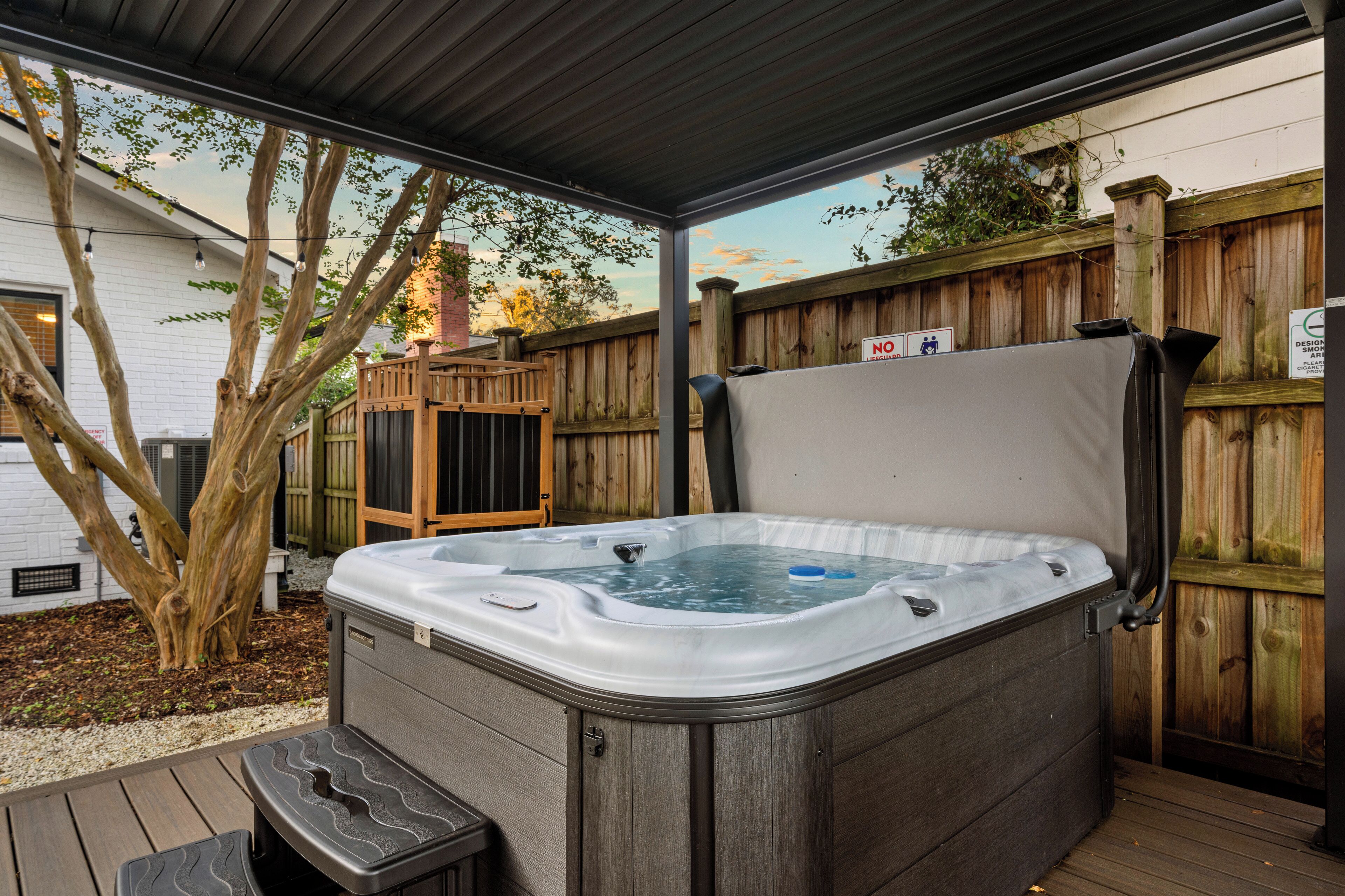 Outdoor spa tub