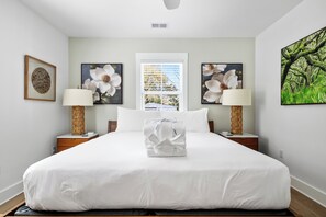 4 bedrooms, iron/ironing board, internet