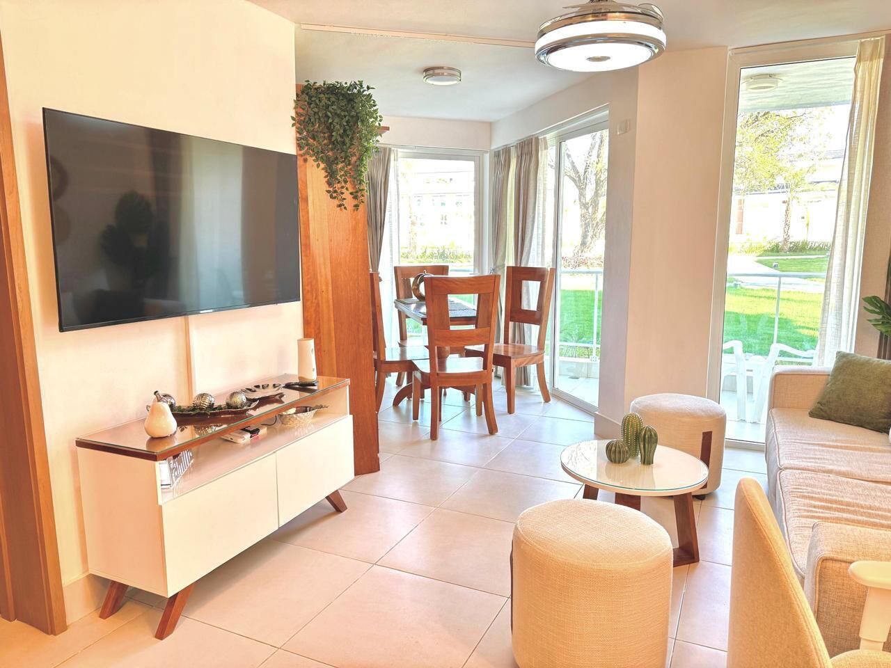 Smart TV, stereo