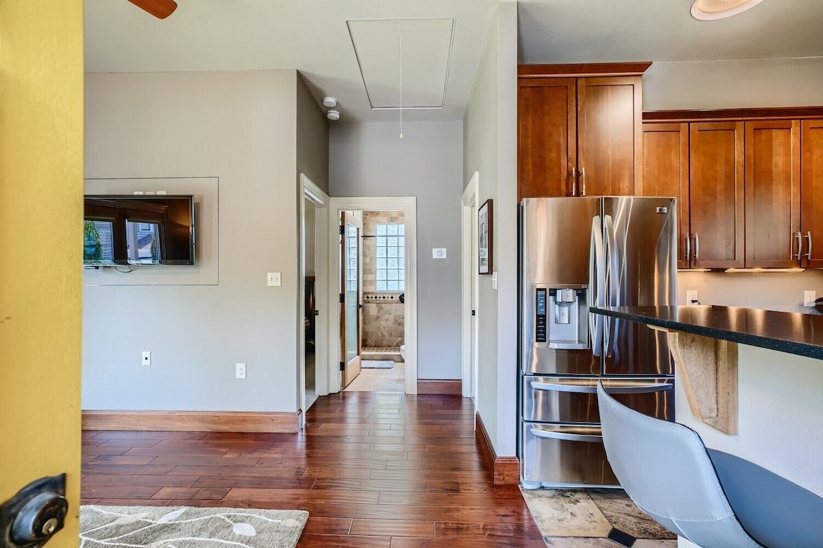 Photo 20 of Cozy Heights Hideaway :Pets welcome-Big Frontyard