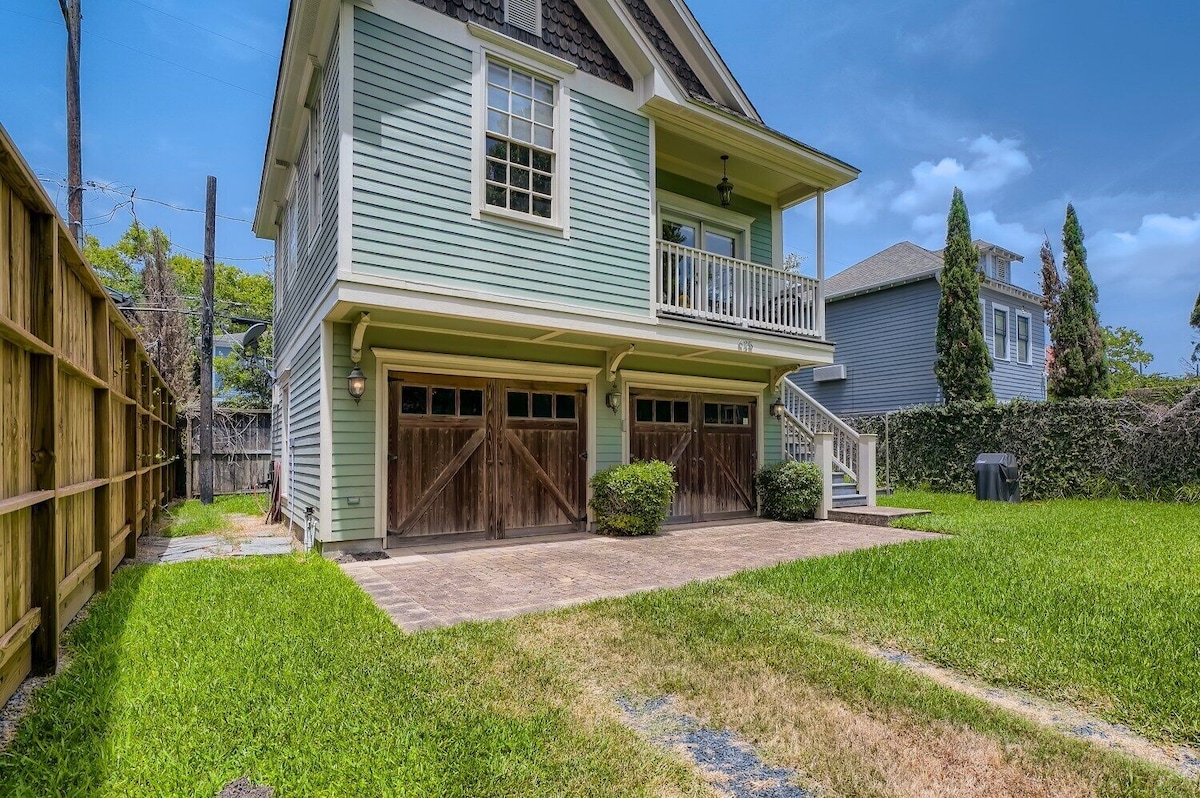 Photo 3 of Cozy Heights Hideaway :Pets welcome-Big Frontyard