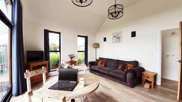 Smart TV, ping pong, books