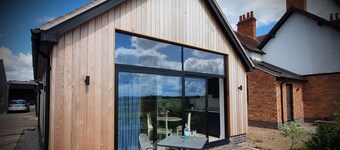 The Flower Room - sleeps 2 guests  in 1 bedroom